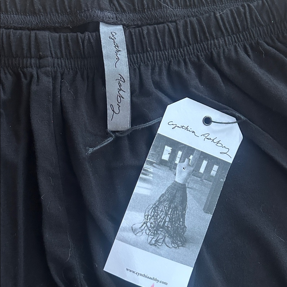 NEW Cynthia Ashby black capri leggings - Picture 2 of 10